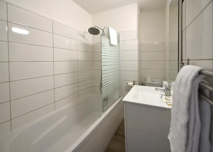 L'aiglon Bylitis 2* פורטו-וישיו