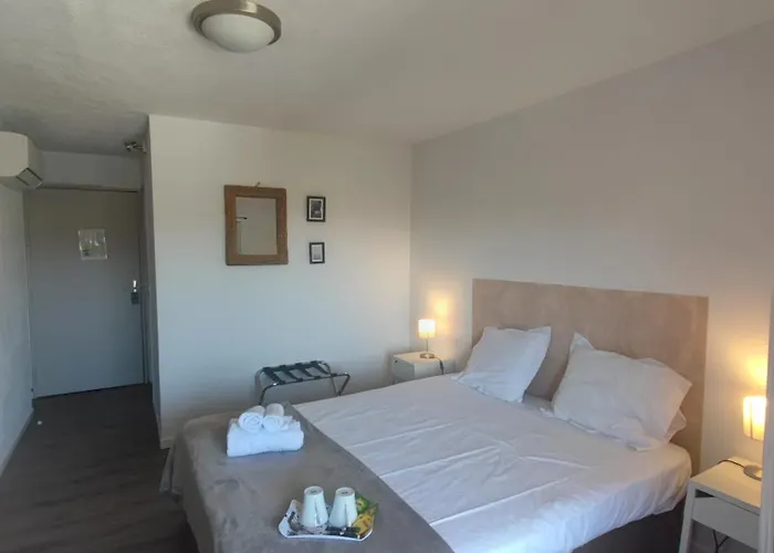 L'aiglon Bylitis מלון פורטו-וישיו