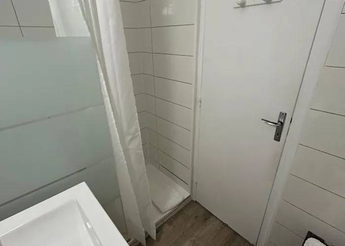 L'aiglon Bylitis מלון 2*