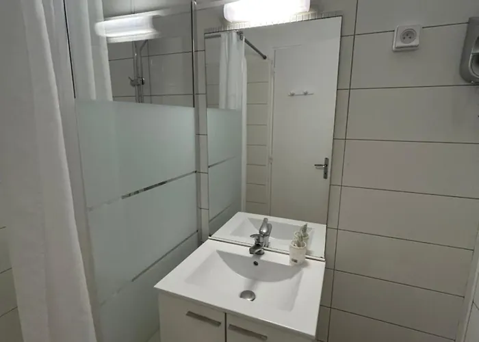 L'aiglon Bylitis מלון 2*