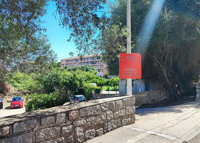 מלון L'aiglon Bylitis 2*