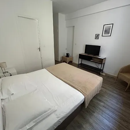 L'aiglon Bylitis Hotel 2*