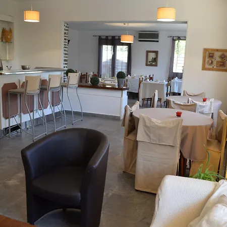 L'aiglon Bylitis Hotel