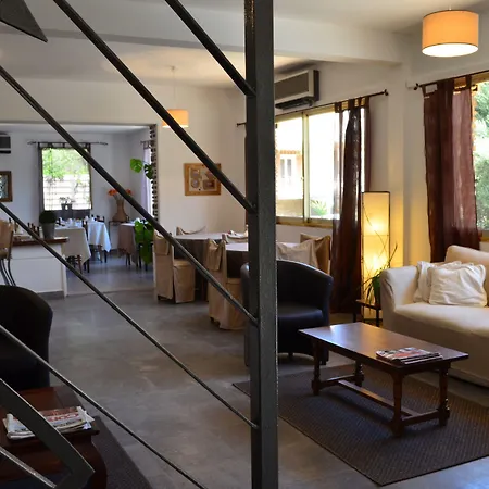 L'aiglon Bylitis Hotel